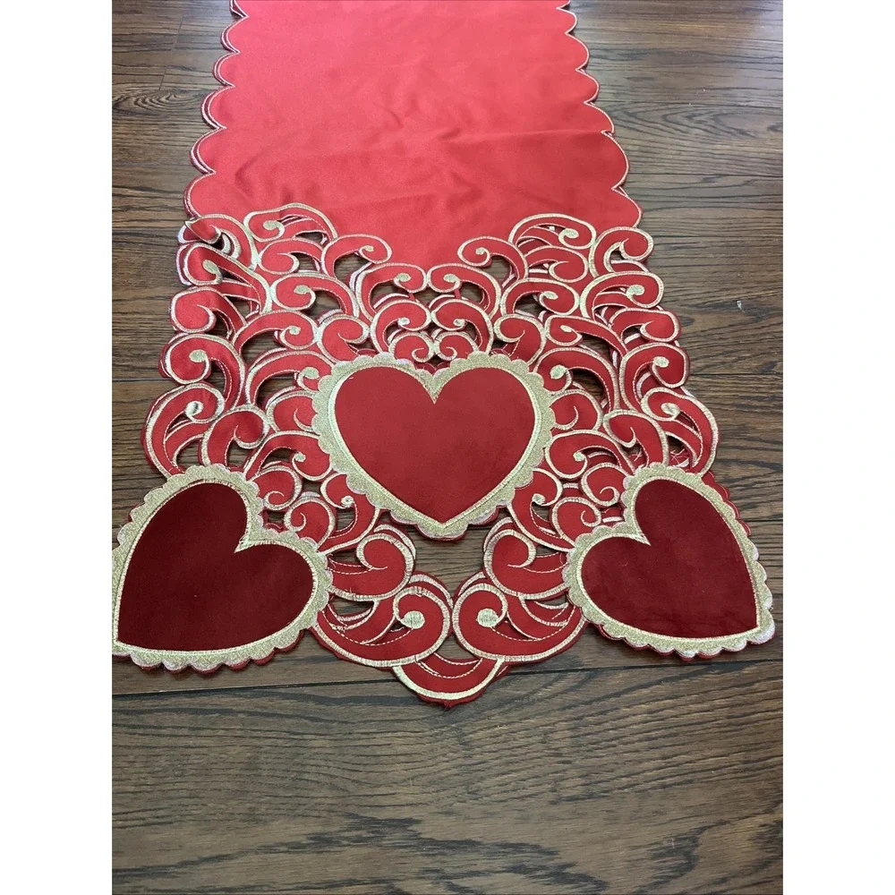 Max Studio Home Table Runner 16